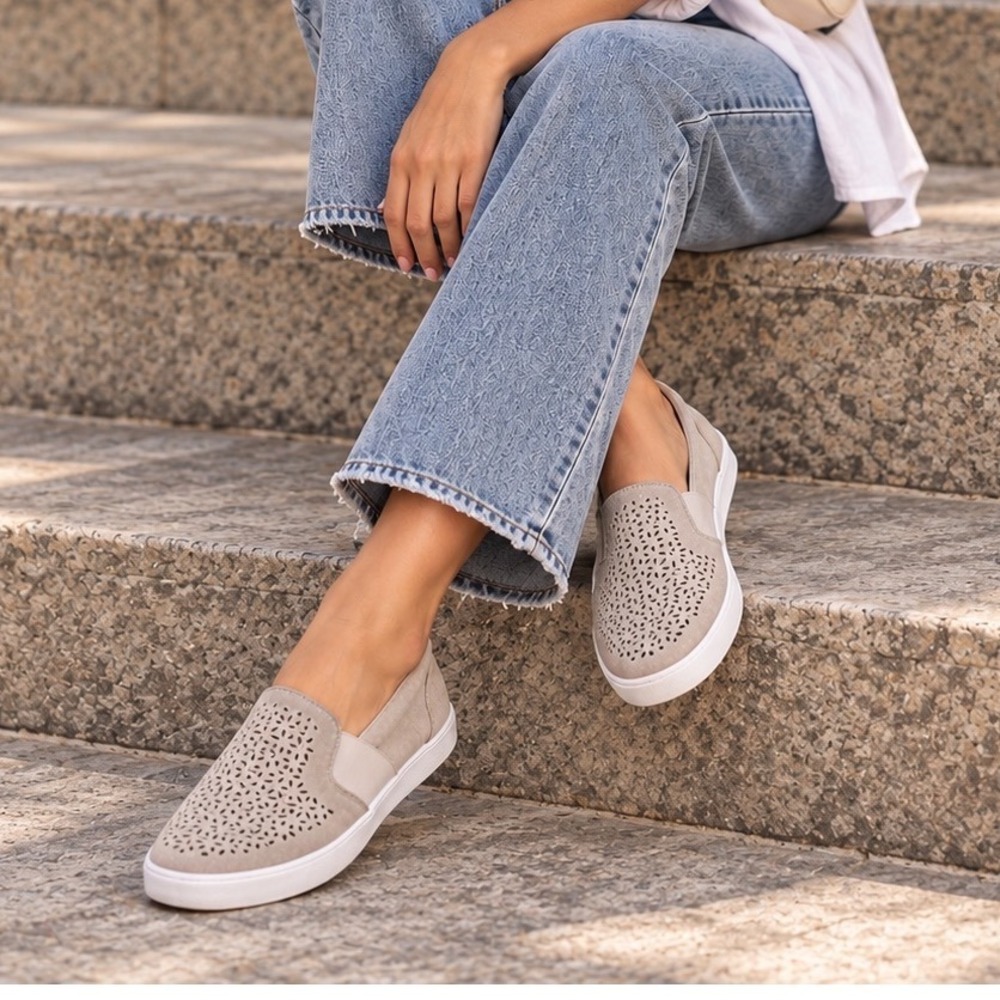 Vionic Women's Tan Kani Perforated Suede Slip On Orthotic Sneakers loafers 8.5